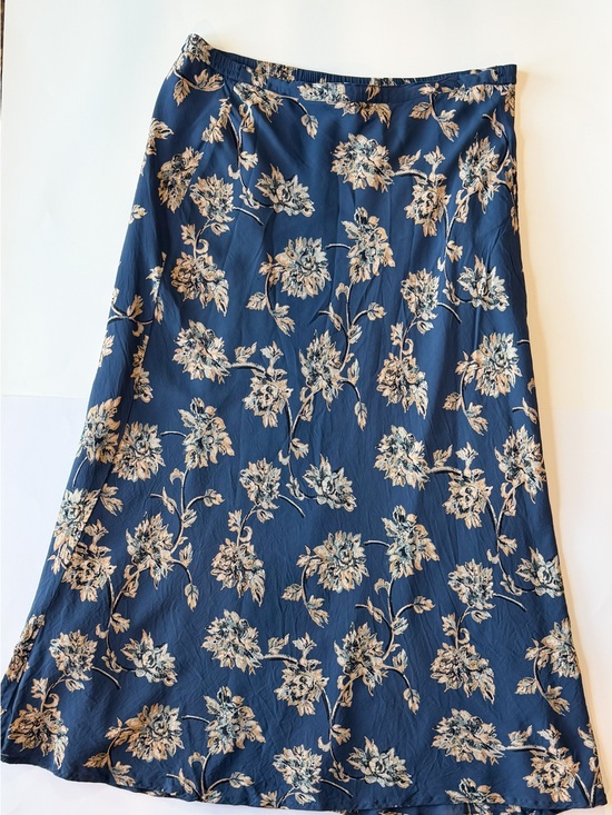 Eddie Bauer Dresses & Skirts - Eddie Bauer Navy Floral Skirt